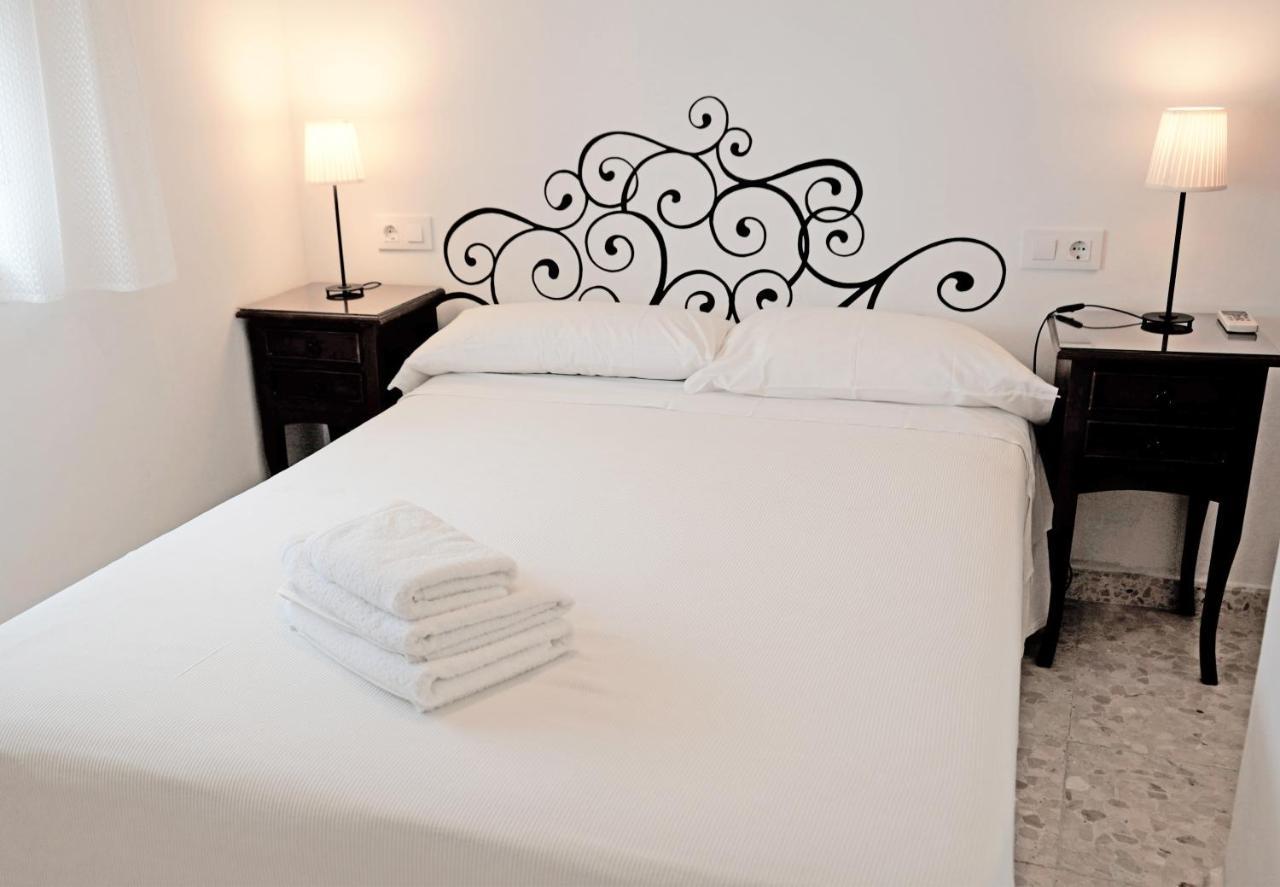 Hostal Trafalgar Barbate Exterior photo